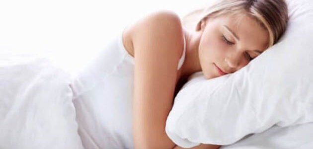 Comment bien dormir après un lifting mammaire ?